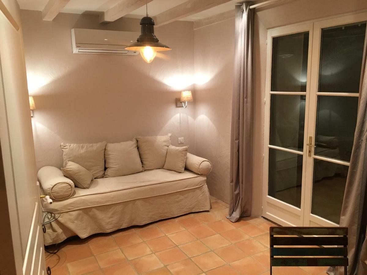 Bed and Breakfast Le Champmazet à La Roquette-sur-Siagne Extérieur photo